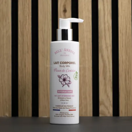 Lait corporel au lait d'ânesse et fleur de cerisier par Bell Ânesse en Provence
