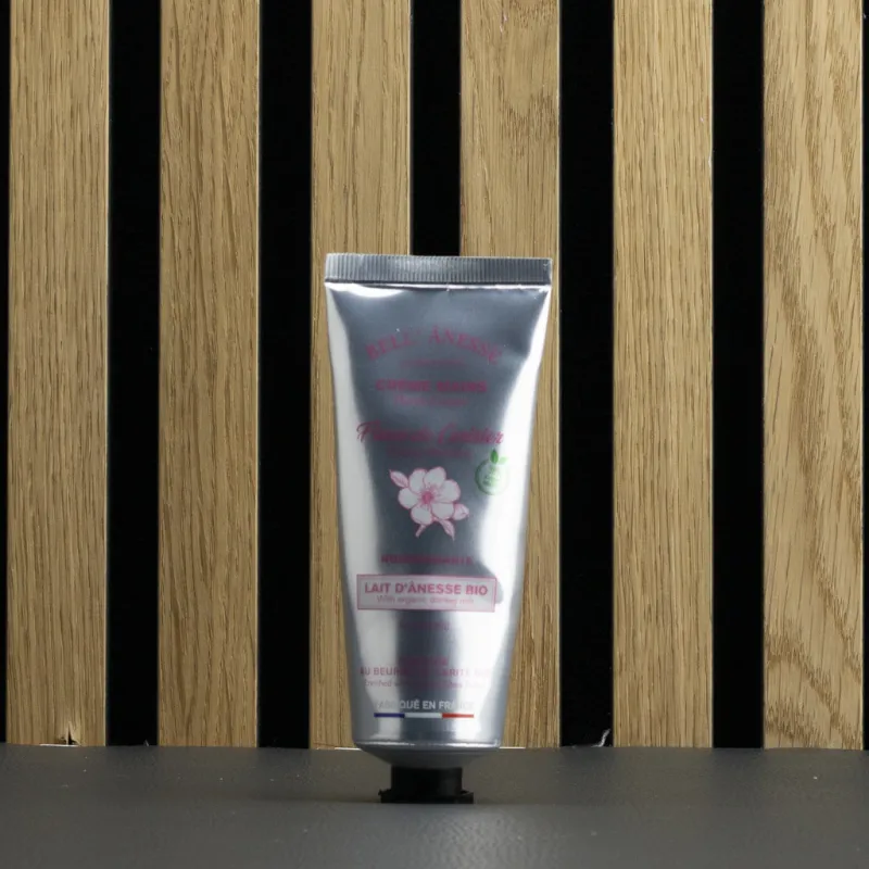 Crème mains au lait d'ânesse Bio et Fleur de cerisier par bell'ânesse en Provence