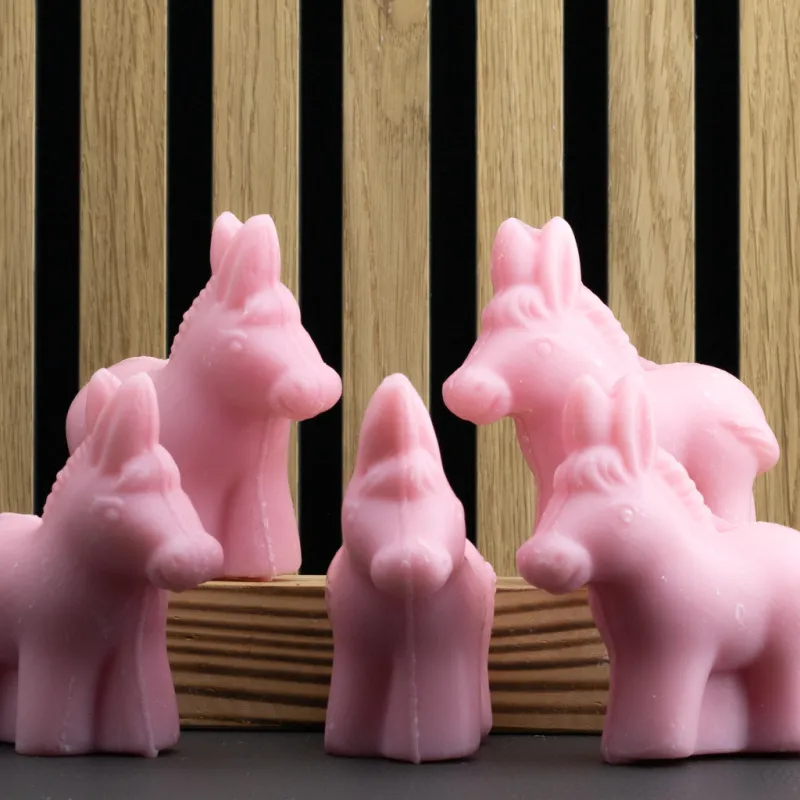 Pack 5 Savon forme d'Âne 125g au lait d'ânesse et fleur de cerisier par Bell'ânesse en Provence