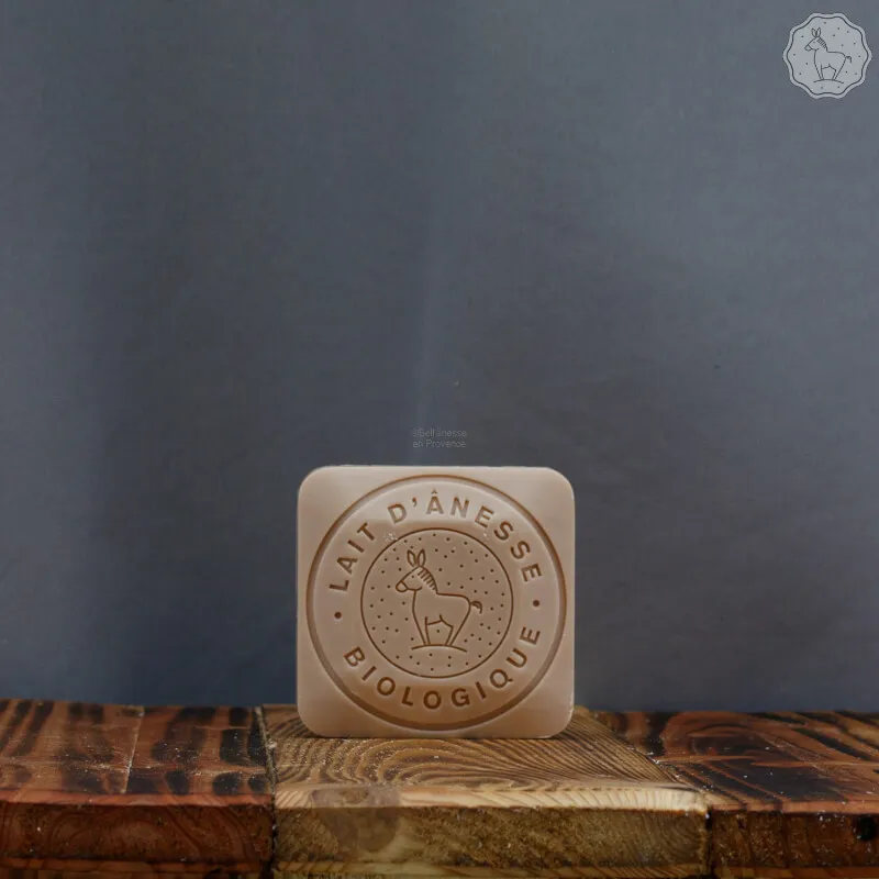 Savon carré au Lait d'ânesse Bio parfumé par Bell'ânesse en Provence