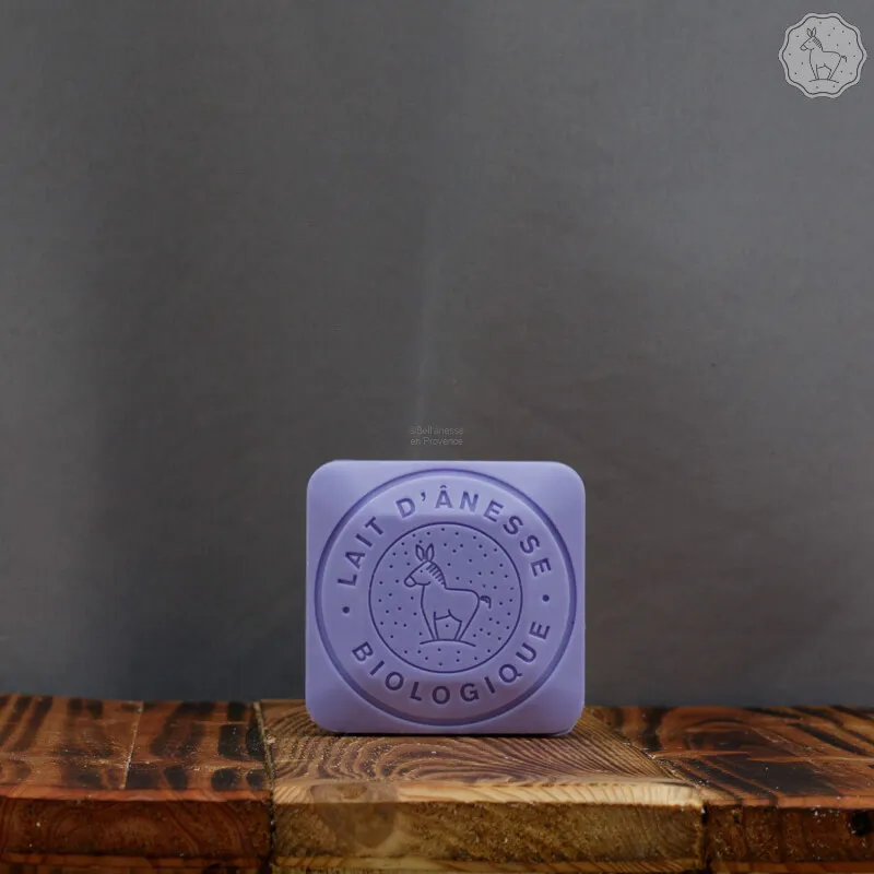 Savon carré au Lait d'ânesse Bio parfumé par Bell'ânesse en Provence